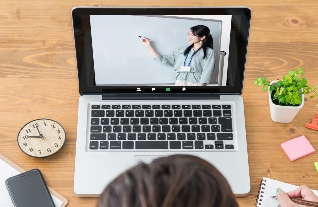 英語学習向けオンライン家庭教師の選び方4つ